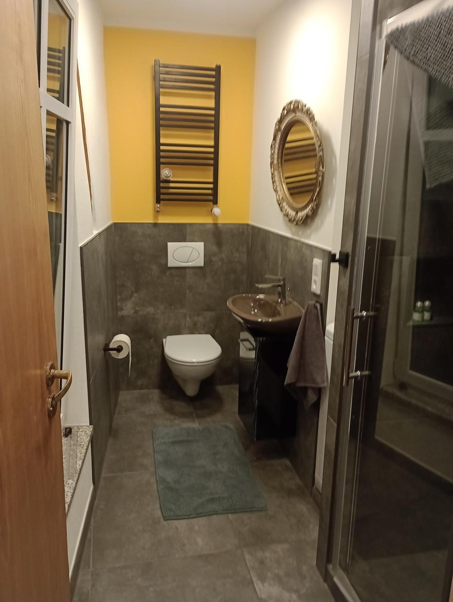 טראבן-טרארבאך Alte Brennerei Apartments מראה חיצוני תמונה